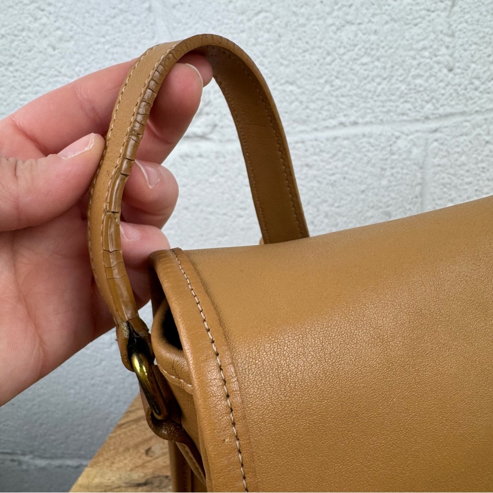 Coach Vintage City Bag | Butterscotch Glove-Tanned Crossbody - Picture 9 of 16